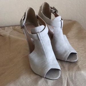 ❤️Rue 21 size 6 heels❤️